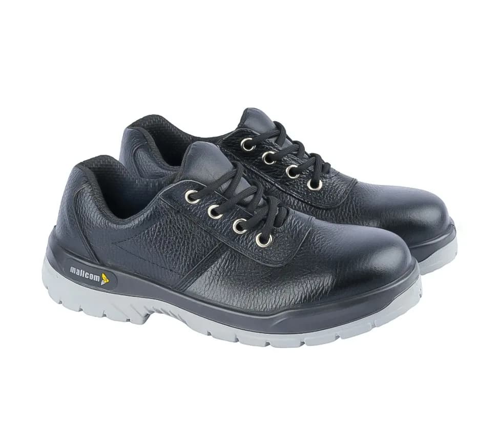 Paire de chaussures de sécurité basses Mallcom en cuir noir grainé avec semelle claire